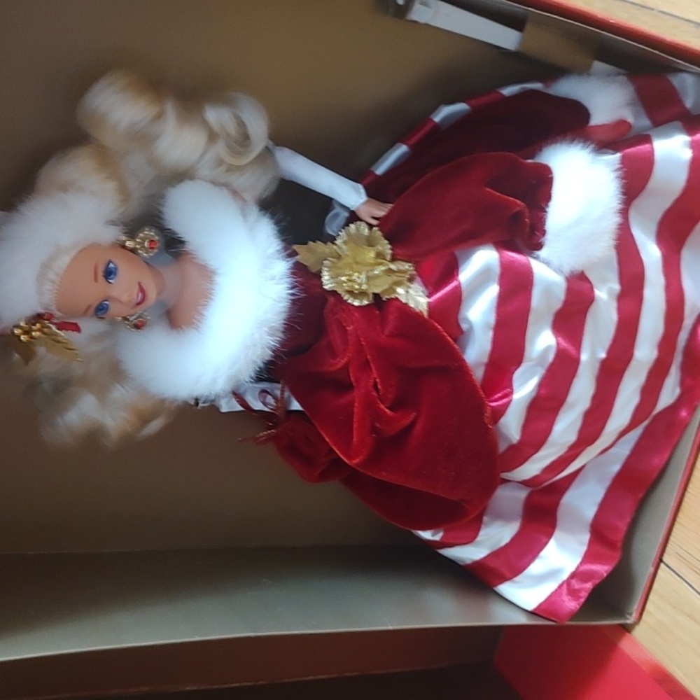 Peppermint Princess Barbie - Picture 6 of 11
